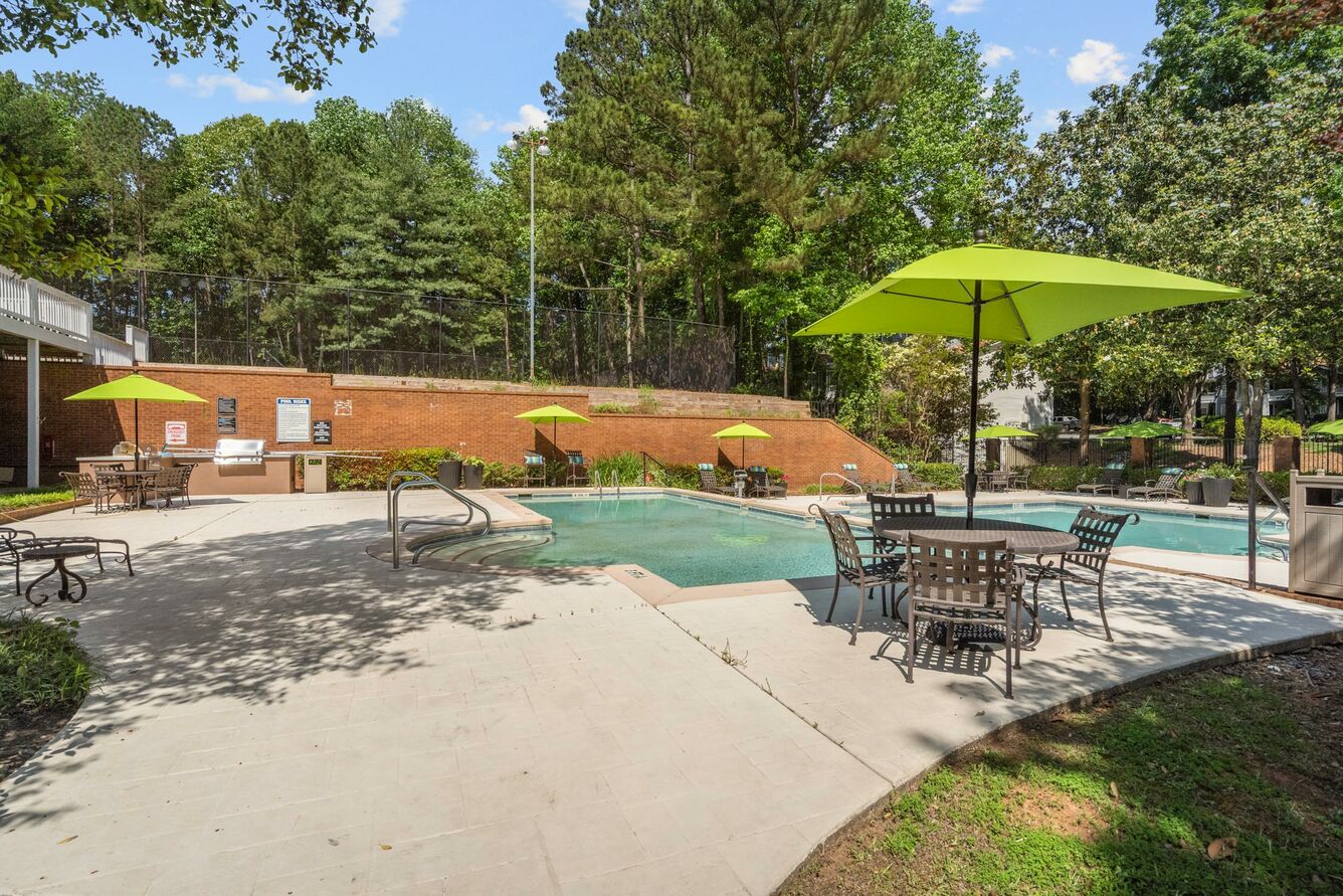 Belmont Crossing Apartments in Riverdale, GA Residents