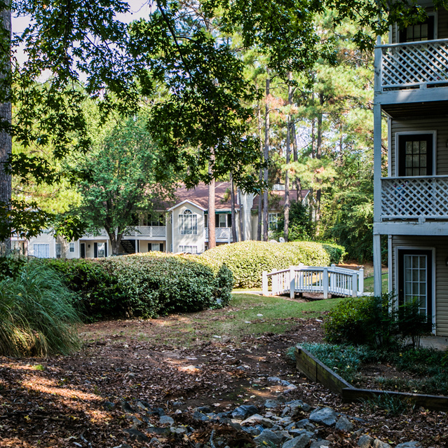 Belmont Crossing Charming Apartments in Riverdale, GA