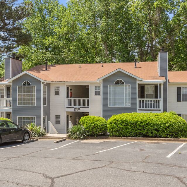 Belmont Crossing Apartments in Riverdale, GA Residents